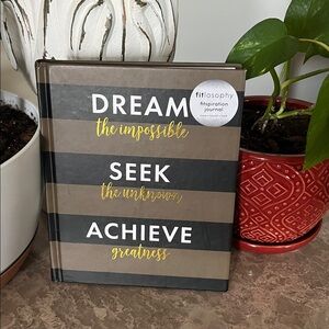 16 Week Fitness Tracking Gratitude Journal NWT NEW YEAR GOALS Health Inspiration